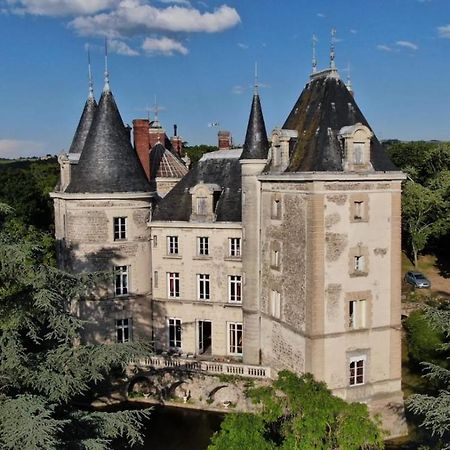 Chateau De Saint Bonnet Les Oules Buitenkant foto