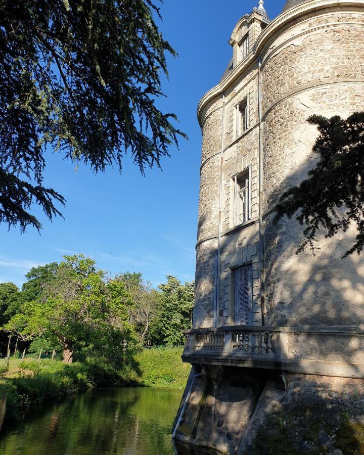 Chateau De Saint Bonnet Les Oules Buitenkant foto