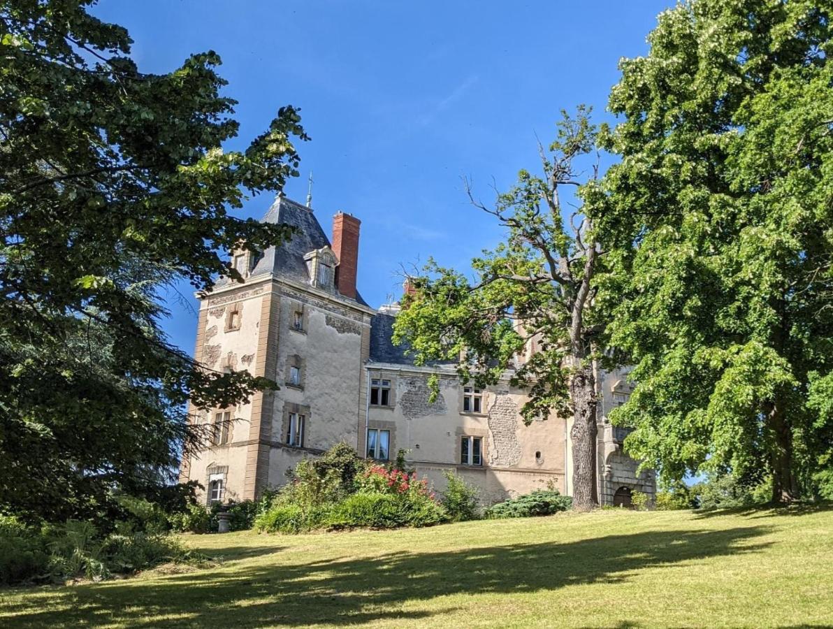 Chateau De Saint Bonnet Les Oules Buitenkant foto