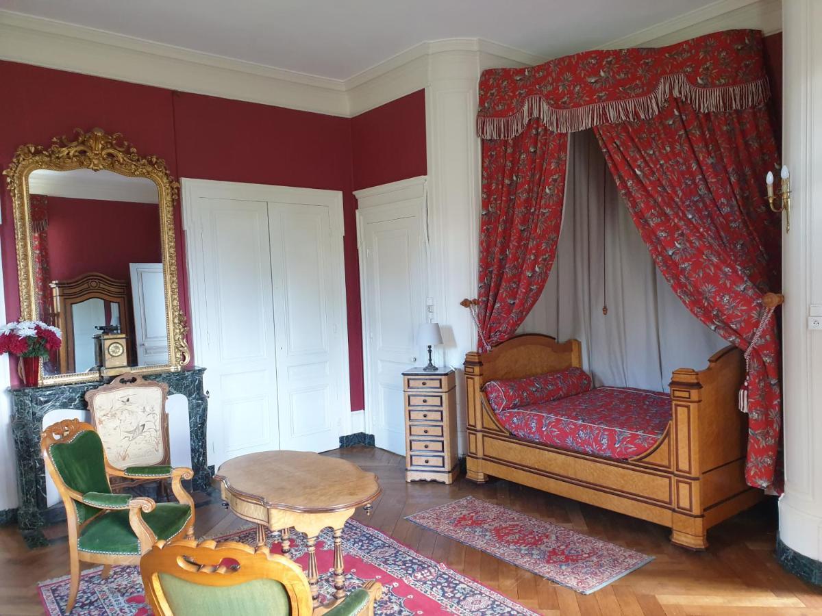 Chateau De Saint Bonnet Les Oules Buitenkant foto