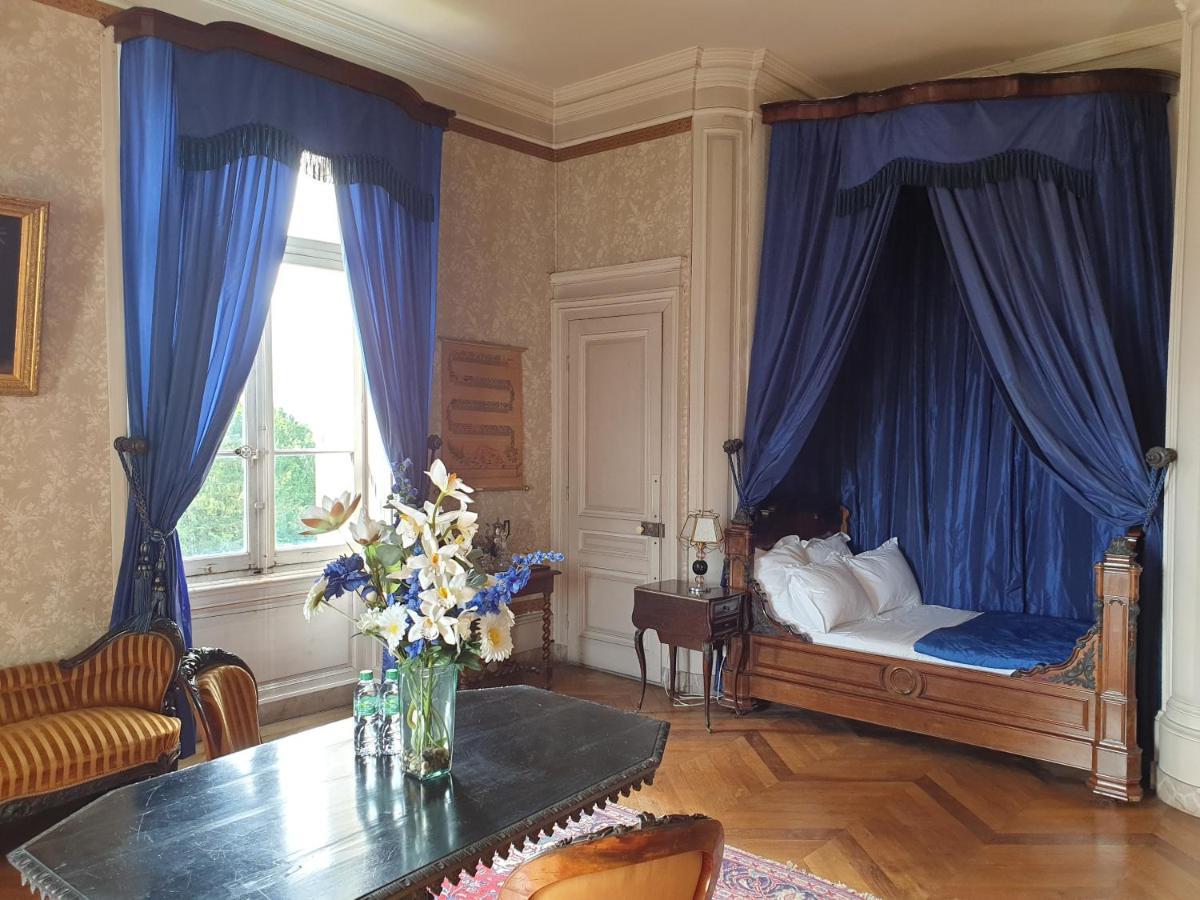 Chateau De Saint Bonnet Les Oules Buitenkant foto
