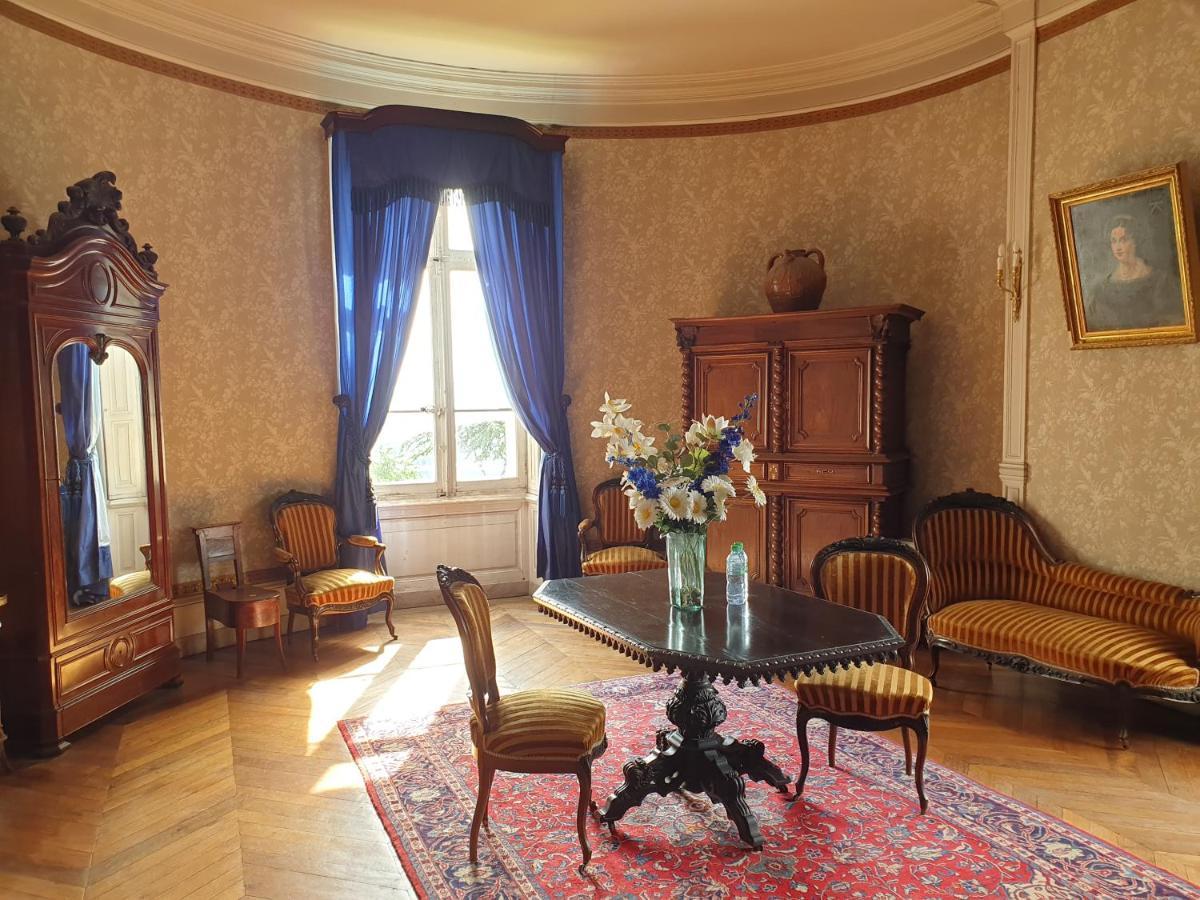 Chateau De Saint Bonnet Les Oules Buitenkant foto