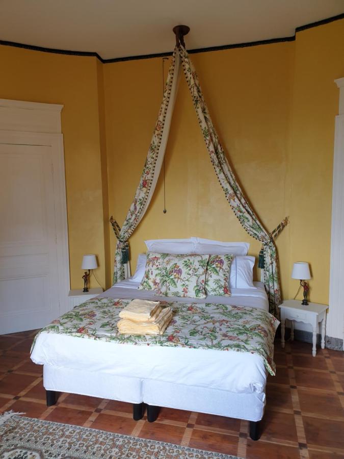 Chateau De Saint Bonnet Les Oules Buitenkant foto